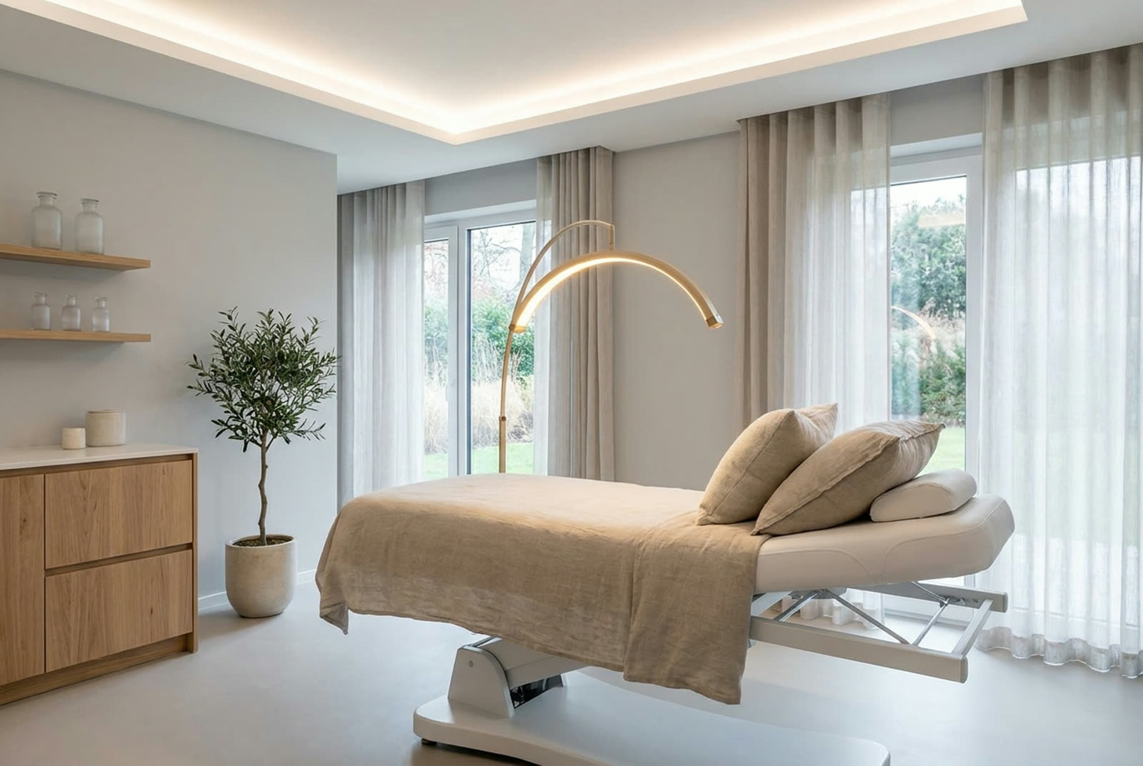 Cabina de tratamiento en una clínica de medicina estética moderna